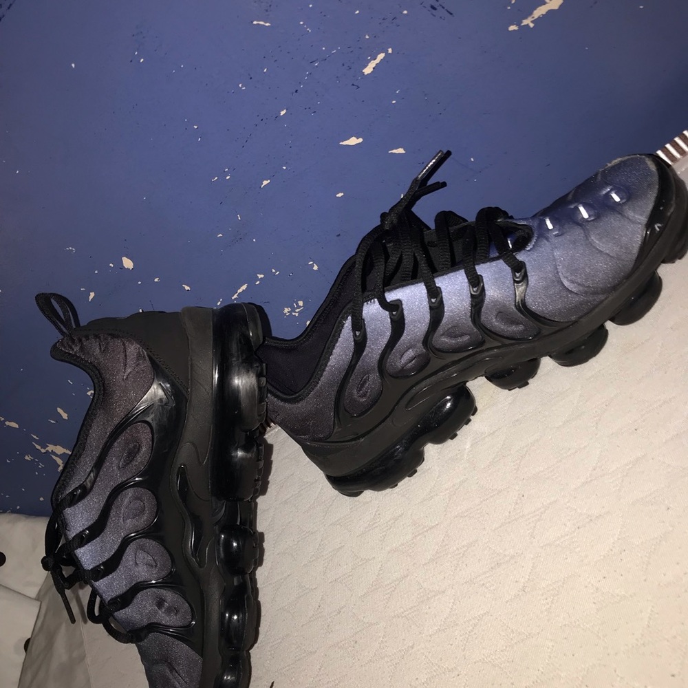 Vapor maxes